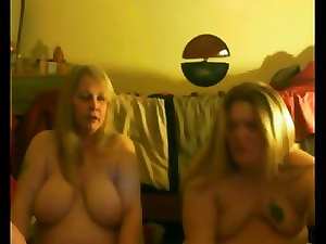 slutty mom and NOT her Dauthers Flash Knockers And Butt