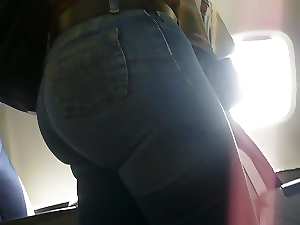 Candid Latin Mommy with adorable big naughty bum in tense jeans